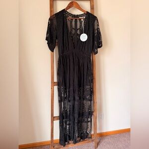 Elegant Black Lace Maxi Dress